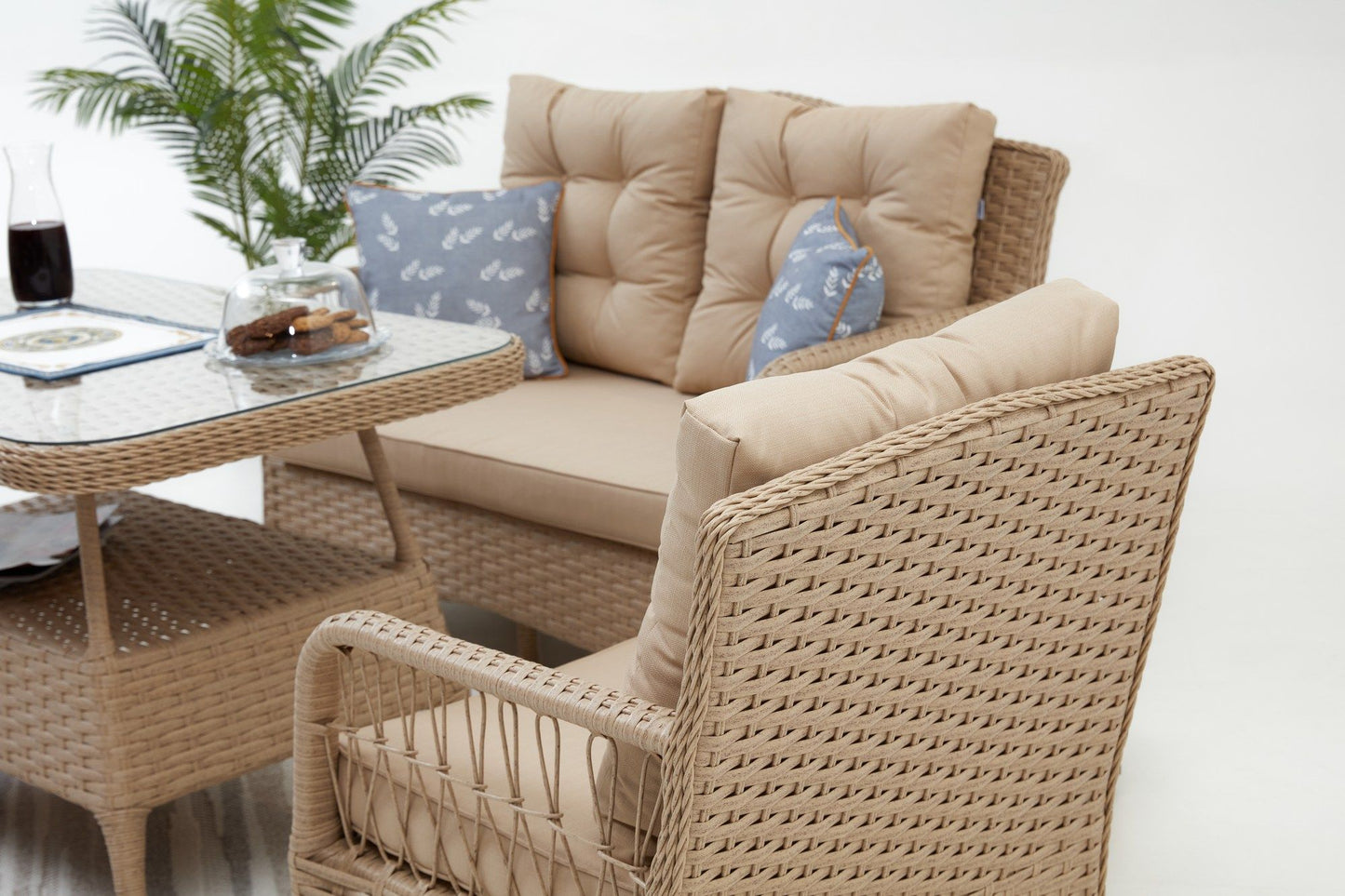 Vera Rattan (2+1+1+S) - Garden Lounge Set