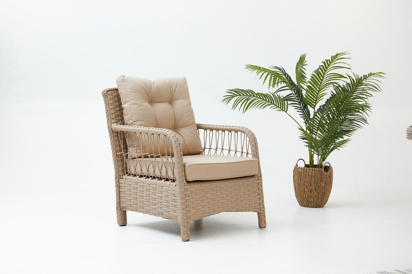 Vera Rattan (2+1+1+S) - Garden Lounge Set