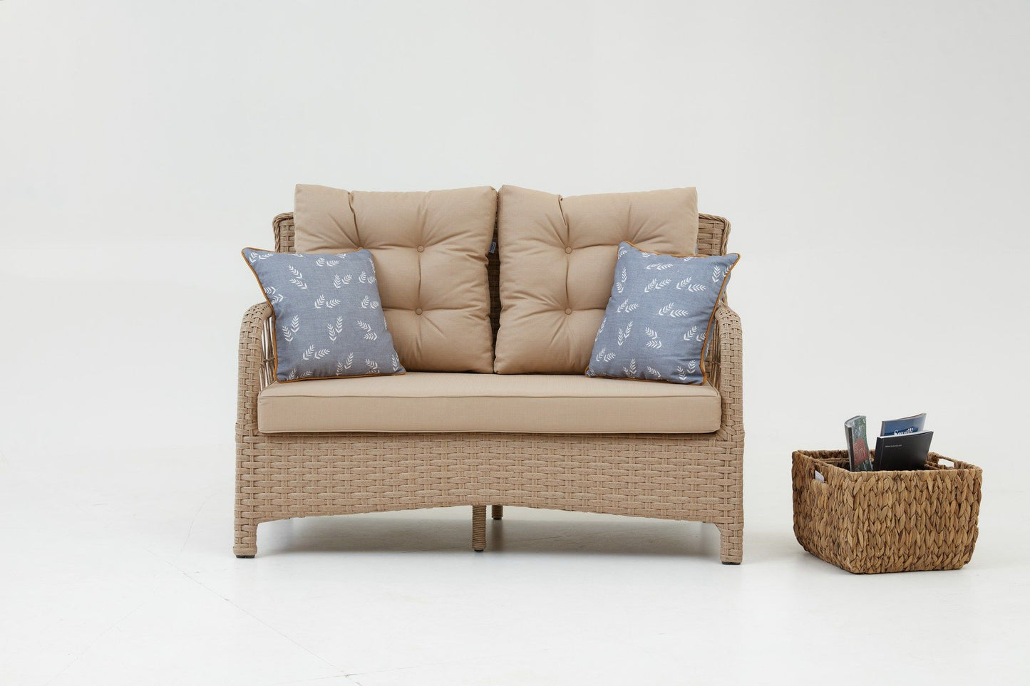 Vera Rattan (2+1+1+S) - Garden Lounge Set