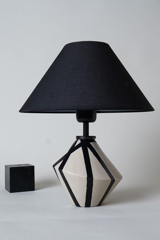 YL594 - Table Lamp