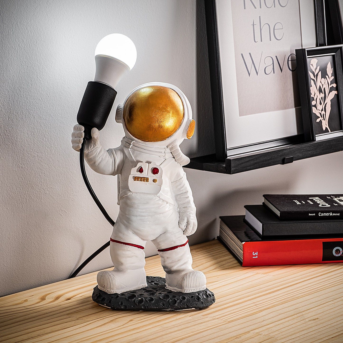 Astronaut - 1 - Table Lamp