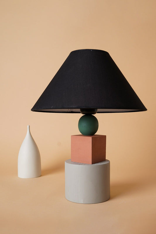 YL586 - Table Lamp