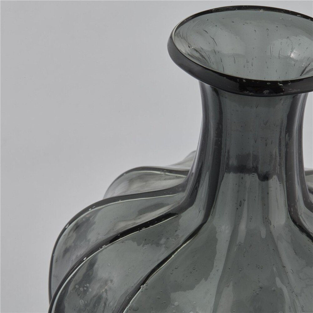 Miyanne vase H21 cm. røget grå