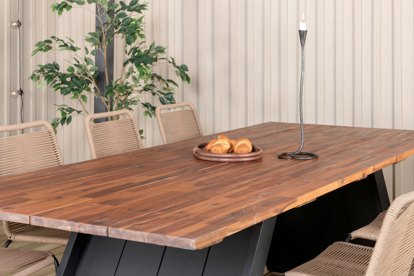 Doory - Spisebord, sort stål / akacie top i teak look - 250*100cm+Lidos Stabelbar stol - Sort Alu / Latte Reb