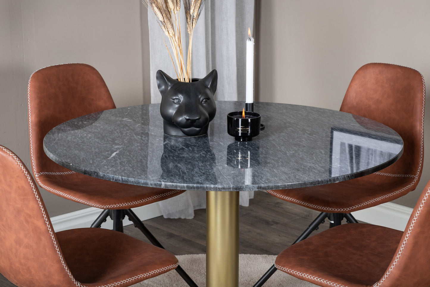 Estelle - Rundt spisebord, ø106 H75 - Sort / Messing+ Polar Spisebordsstol med Spi function - sort ben - Brun PU - Hvid syninger