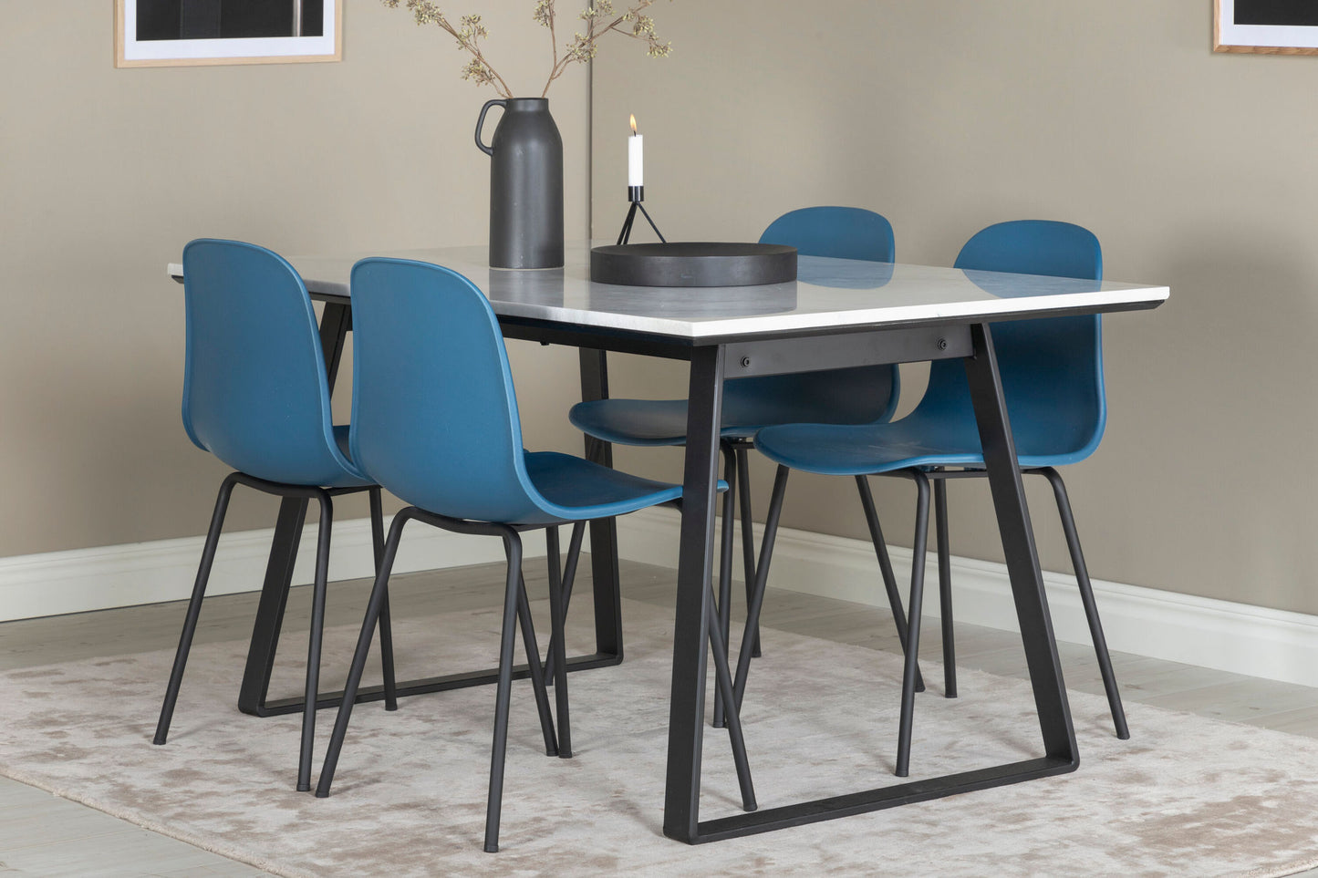 Estelle - Spisebord, 140*90 - Hvid / Sort+Arctic Spisebordsstol - Sorte ben - Blå Plast