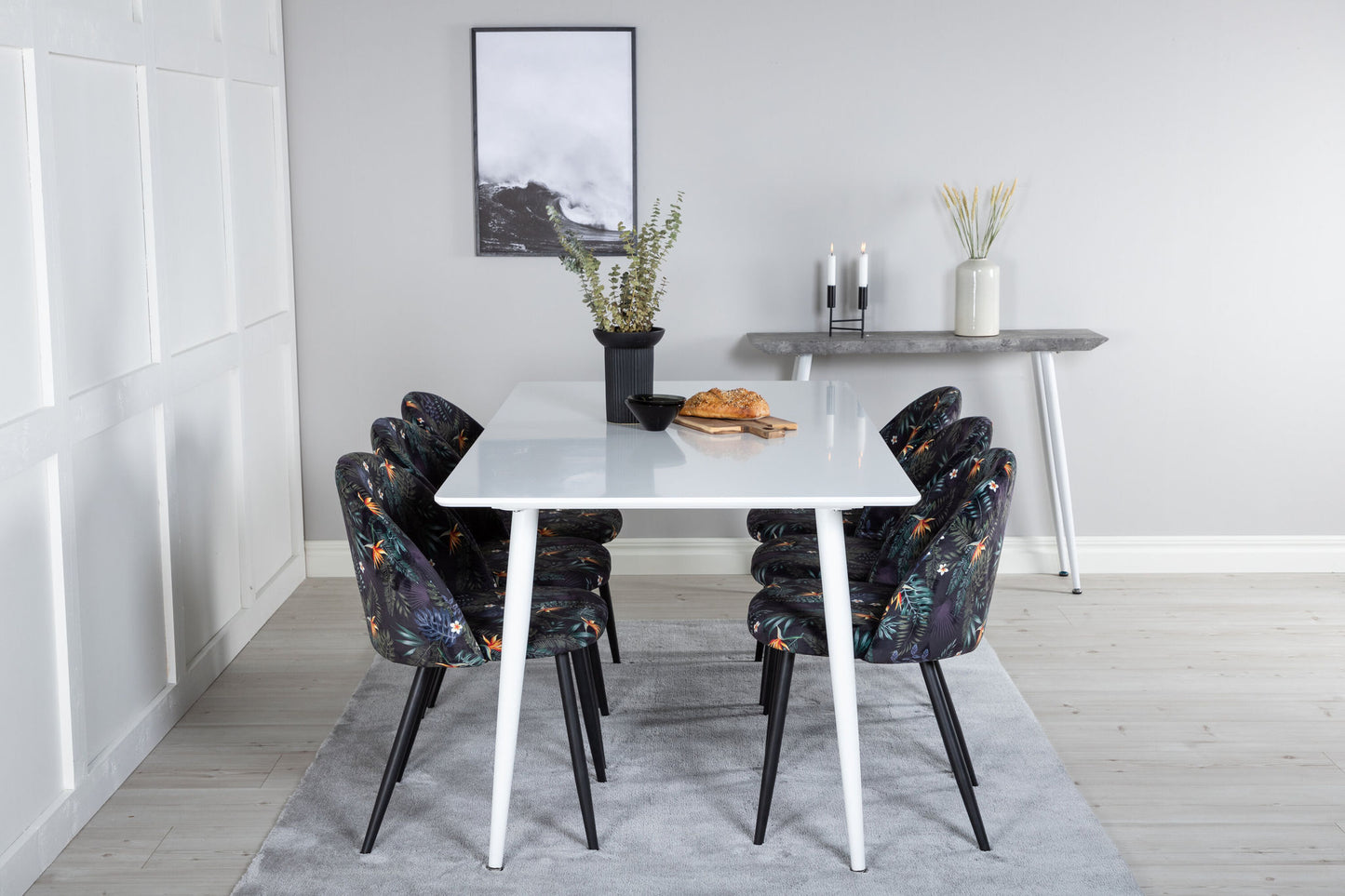 Polar Spisebord 180 cm - Hvid top / Hvide ben+ velour Spisebordsstol - Sort blomster stof