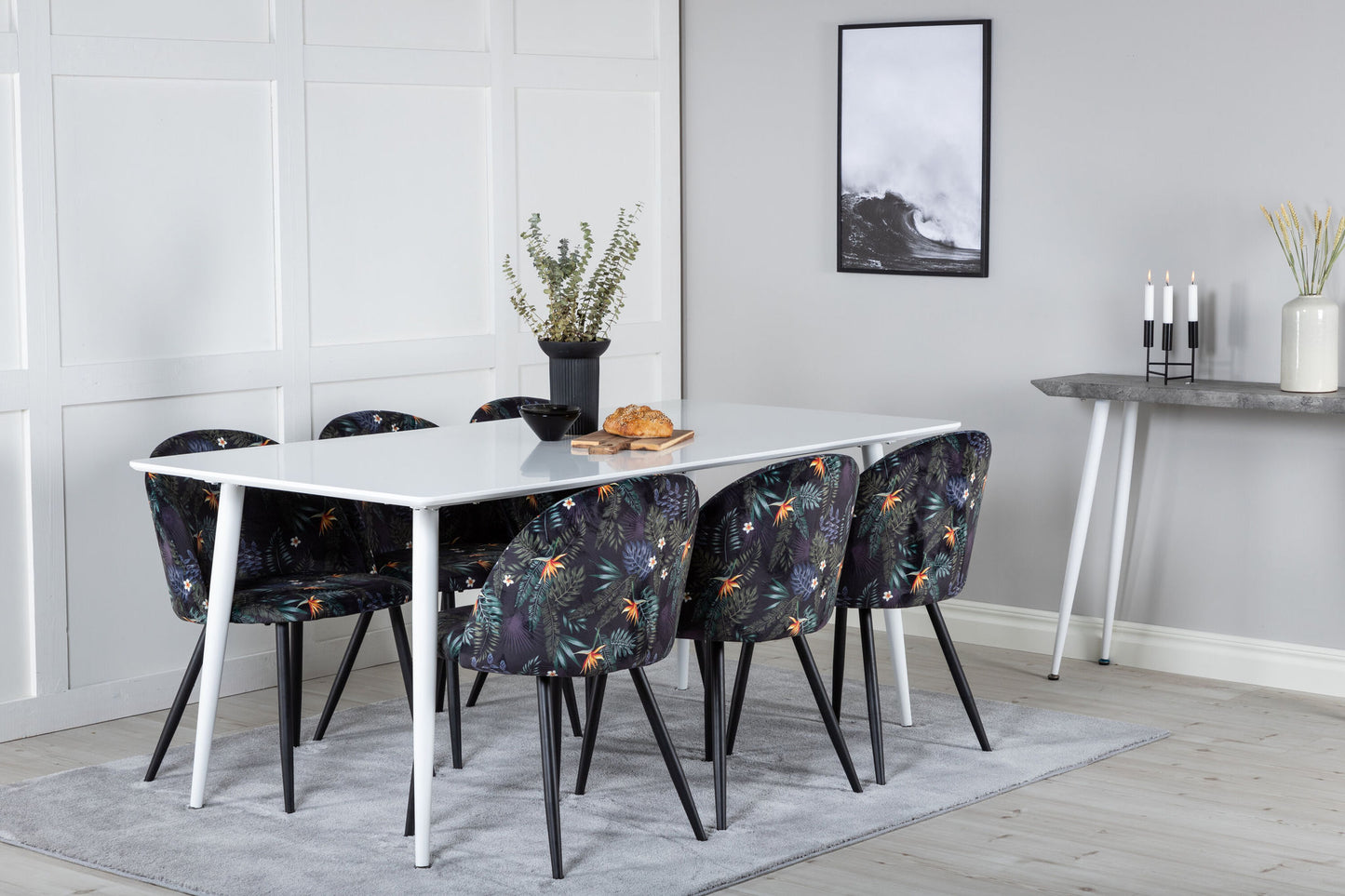 Polar Spisebord 180 cm - Hvid top / Hvide ben+ velour Spisebordsstol - Sort blomster stof