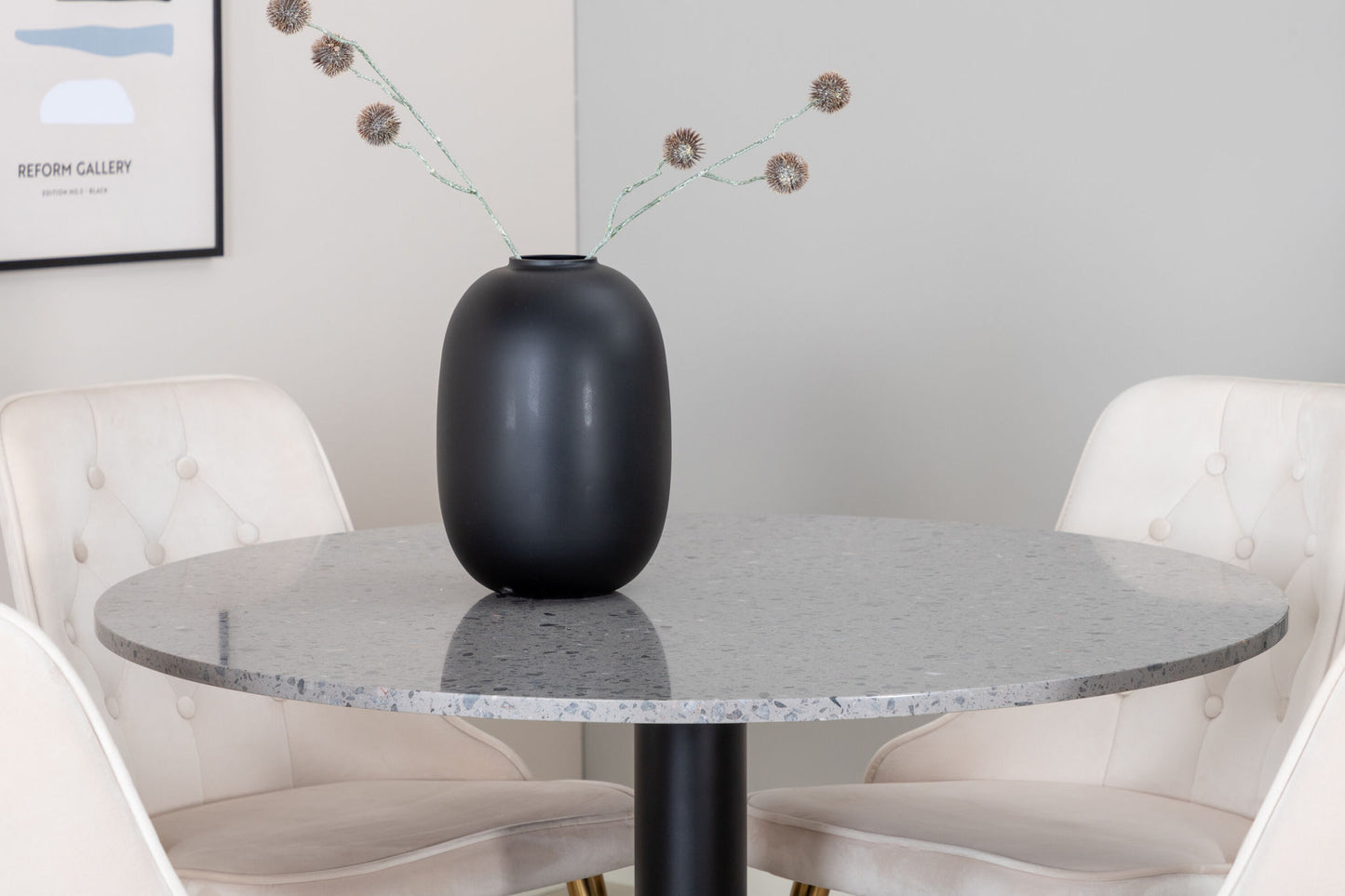 Razzia - Spisebord, 106cm -Grå Terazzo / Sort - velour Deluxe Spisebordsstol - Ben af børstet messig / Beige velour 4