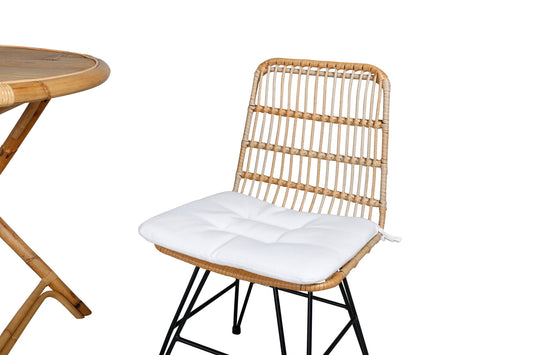 Cane - Cafébord ø80cm - Bambus+Viga Spisebordsstol - Sort stål / Lys Natur flet / Hvid hynde