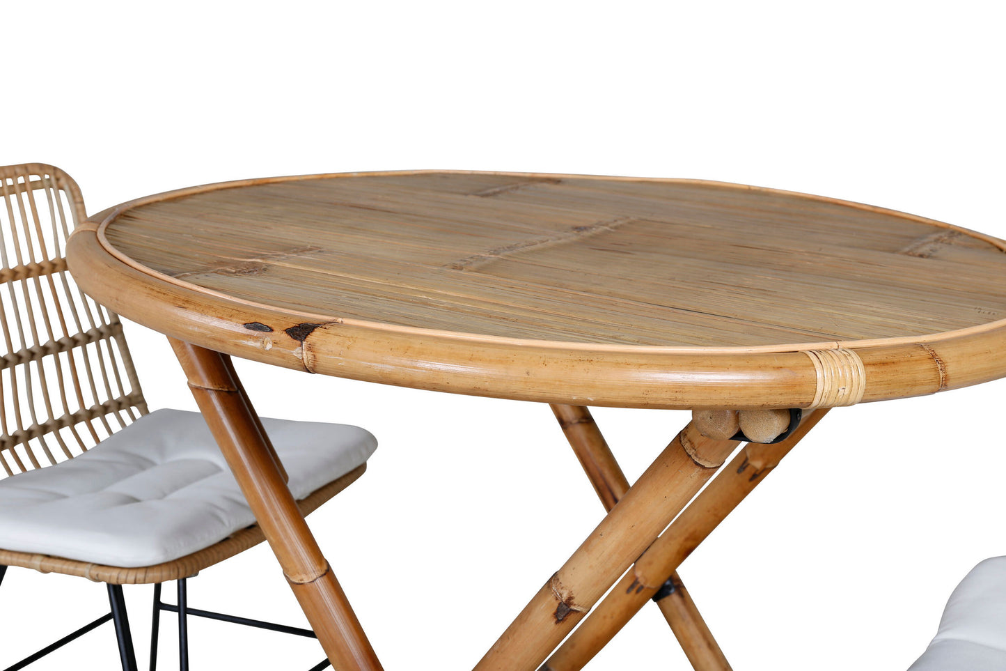 Cane - Cafébord ø80cm - Bambus+Viga Spisebordsstol - Sort stål / Lys Natur flet / Hvid hynde