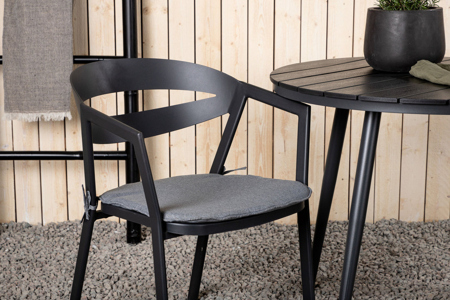 Break - Spisebord, Rundt - Sort - Alu / Nonwood - 90ø Slit - Spisebordsstol inkl. hynde - Sort /Grå - Aluminium