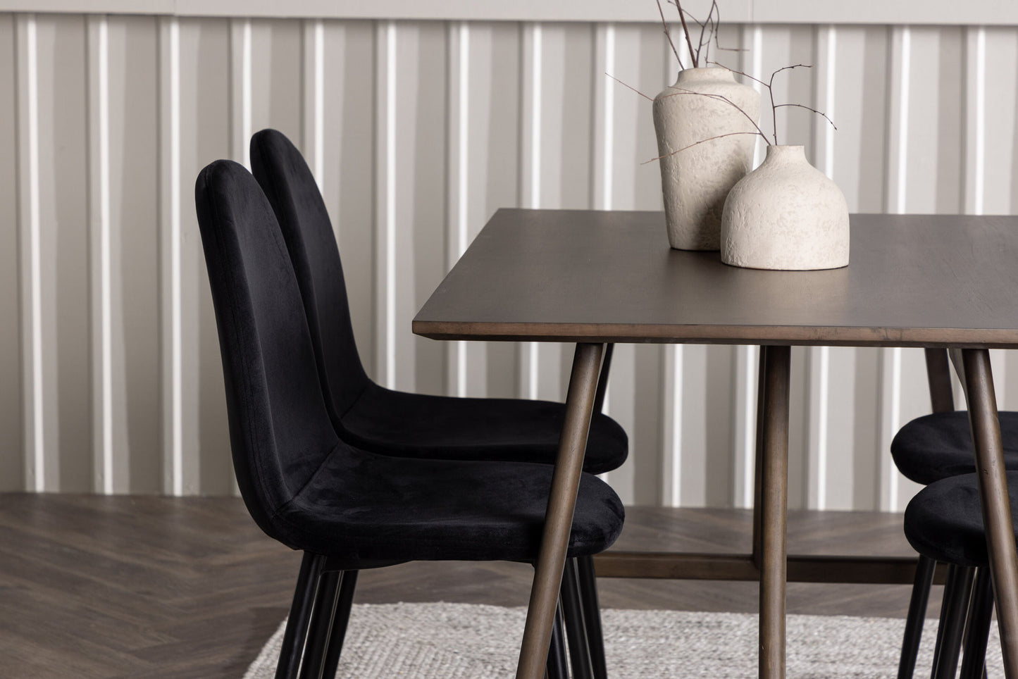 Kaseidon Spisebord - Rumbertræ / mørkebrun MDF +polær spisestol - Sorte ben / sort fløjl _4