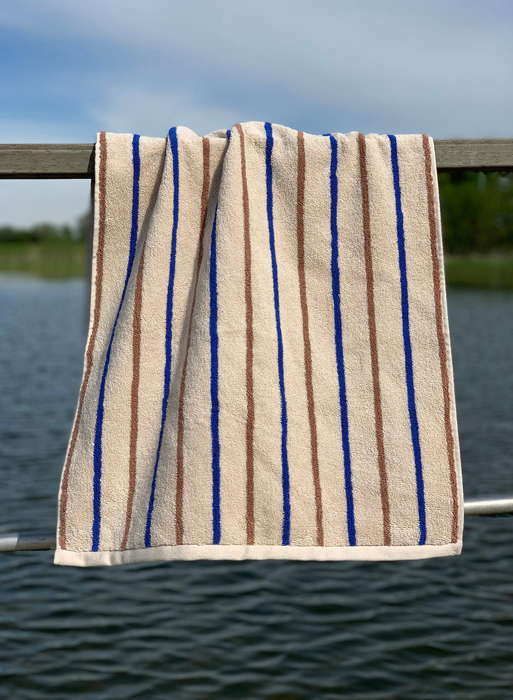 Raita Håndklæde - 100x150 cm - Caramel / Optic Blue