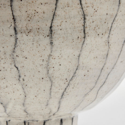 Cassie skål i keramik 33x28 cm. hvid stribet