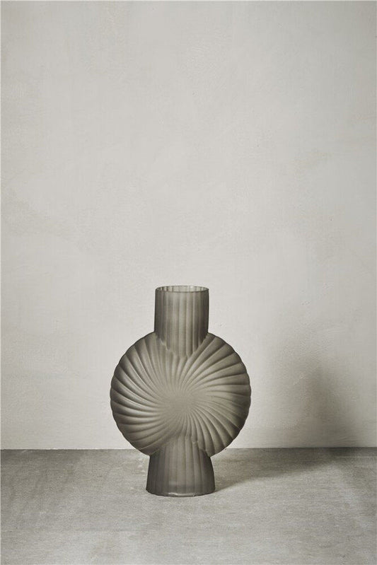 Dornia vase H20,5 cm. lysbrun