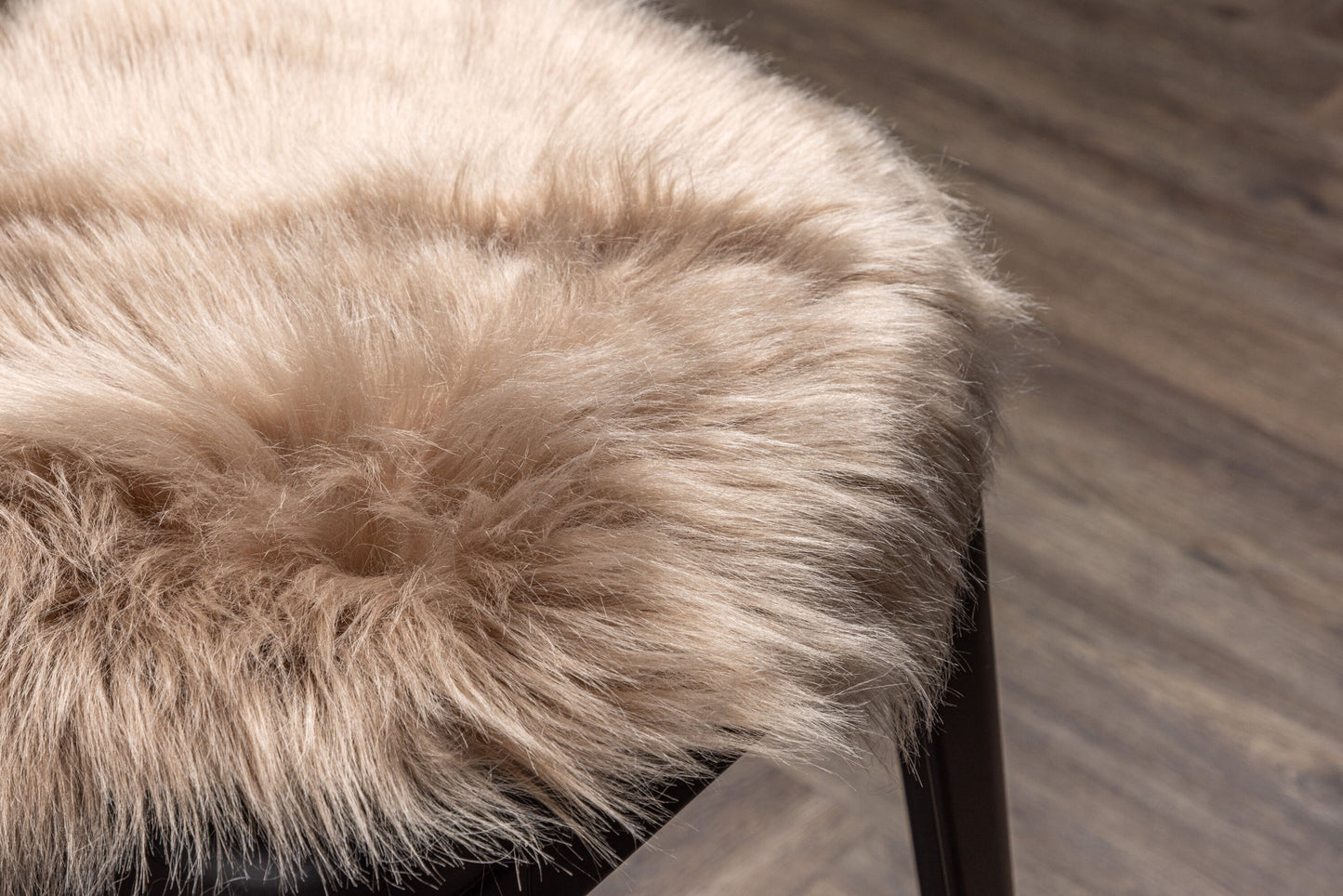 Katy - Stolpude, Polyester Fake Fur - 34*34, Rundt - Brun