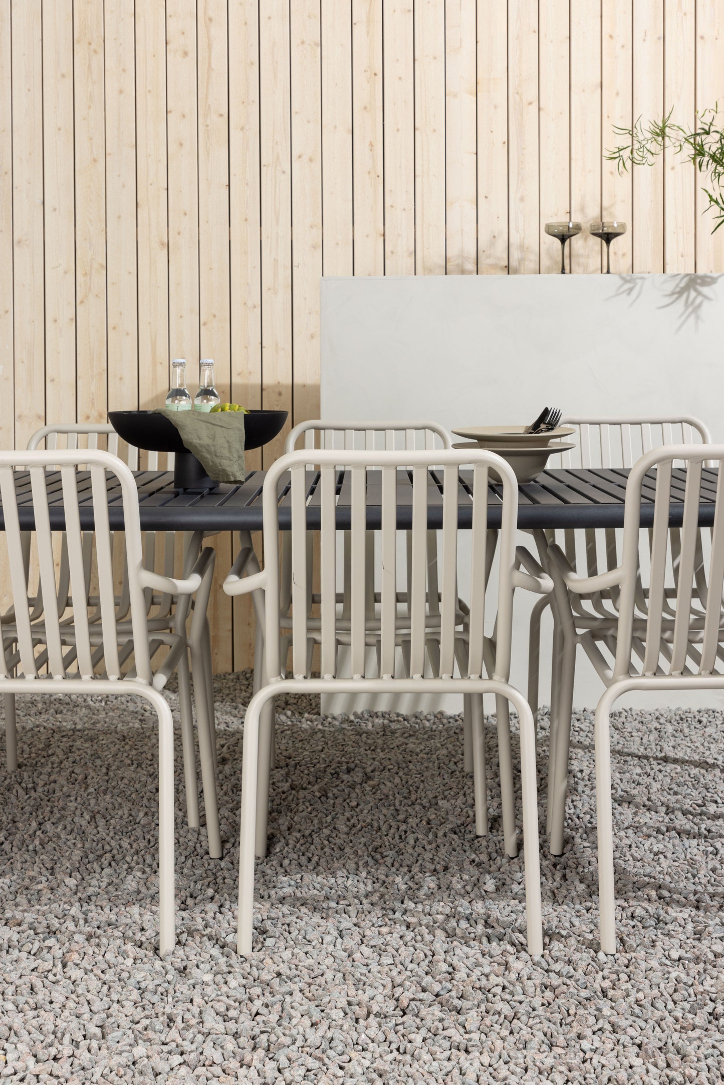Borneo - Spisebord, Aluminium - Sort / Rektangulær 100*200* + Pekig stol Aluminium - Beige